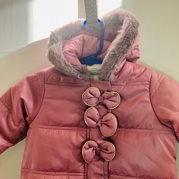 First Impressions Other - NEW FIRST IMPRESSIONS Baby Girl Bow Faux Fur Trim Mauve Pink Snowsuit. SZ 3-6 mo